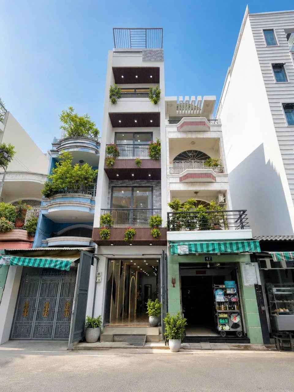 Nhà 2 MT 45 Cô Giang, Phường Cầu Kiệu, TP HCM, MT 8m, 3,1x14,5m, Cn 45,6 m2, trệt 3 lầu, ST, 4PN, 5W