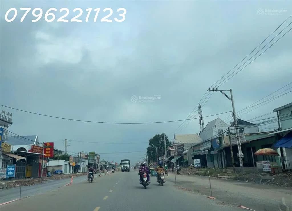 Bán đất tại đường Lò Rèn, Long Hòa, 5tr/m2, 4300m2, view đẹp, nhiều tiện ích
