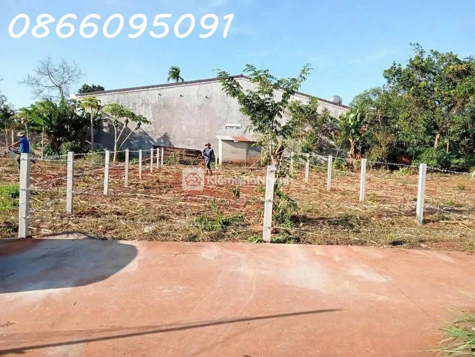Bán đất tại đường Lò Rèn, Long Hòa, 915m2, giá tốt chỉ 6tr/m2, view đẹp - ảnh 1