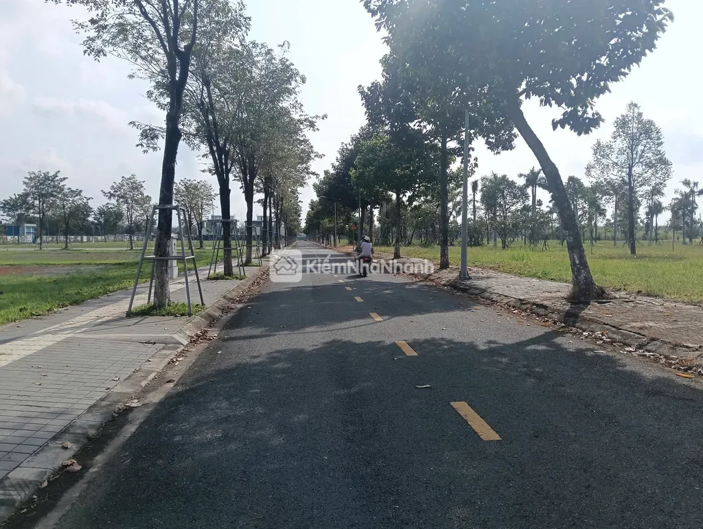 Bán đất tại Ấp Yên Ngựa, ĐT 744, Định Thành, 10 tỷ, DT 1800 m2, giá đầu tư - ảnh 1
