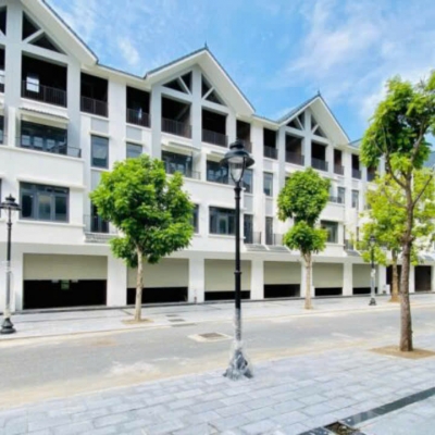 Chủ nhà cần bán gấp liền kề khu đô thị Hinode Royal Park, giá cực tốt, diện tích 100m2, đường 30m