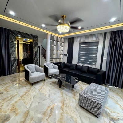 Bán nhà Nguyễn Văn Cừ 50m 6 tầng MT5m thang máy lô góc giá 10.8 tỷ