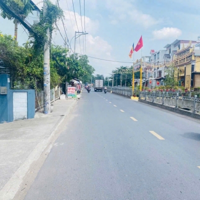 ????Bán nhà mặt tiền thạnh lộc 13 phường thạnh lộc q12
*Mặt tiền cách chợ cầu đồng 100m
* Dt 4*26 đúc trệt 2 lầu,sân thượng
* 3,95 tỷ