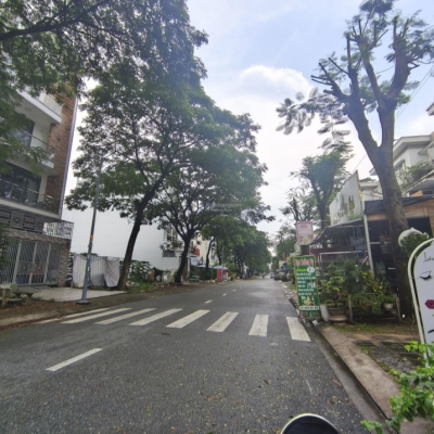 Bán nhà KDC Conic gần KDC Lê Bôi- 4 tầng 8 phòng master - 7x20m DT sàn: 331m2 - chỉ 13.8 tỷ