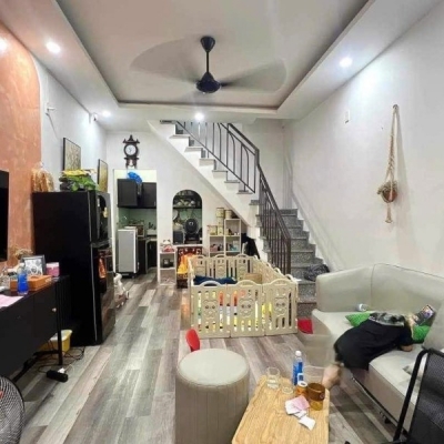 # Nhà gần Nguyễn Hoàng, 33m2, 2 tầng, 2PN 2WC, sổ hồng chuẩn, 2.x nhỏ tỷ