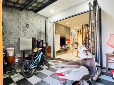 Bán nhà 2 tầng HXH Thạnh Xuân 52 Quận 12- DT 70m2 (4,5x15,5) chỉ 4,4????

◾️Diện tích chuẩn ngang đẹp 4,5m dài 15,5m 
◾️Kết cấu 1 trệt 1 lầu sân thượng trước sau
◾️Công năng 3 PN 2WC sân thượng, ban công 
◾️Sổ vuông nét bank giữ hộ 1 tỷ 
◾️Hướng Đông Nam 