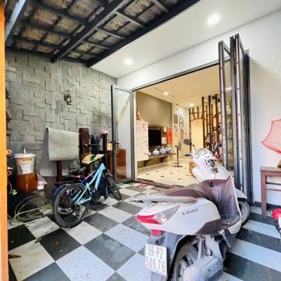 Bán nhà 2 tầng HXH Thạnh Xuân 52 Quận 12- DT 70m2 (4,5x15,5) chỉ 4,4????

◾️Diện tích chuẩn ngang đẹp 4,5m dài 15,5m 
◾️Kết cấu 1 trệt 1 lầu sân thượng trước sau
◾️Công năng 3 PN 2WC sân thượng, ban công 
◾️Sổ vuông nét bank giữ hộ 1 tỷ 
◾️Hướng Đông Nam 