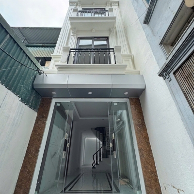 Cho thuê nhà nguyên căn ngõ 249 Yên Duyên , 5 tầng, 40m2, 6 ngủ, giá 11 triệu
