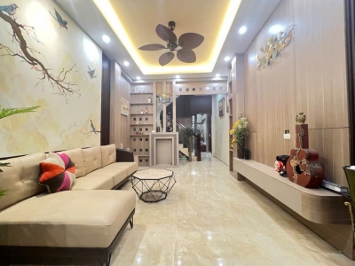 Nguyễn Văn Cừ , nhà đẹp ở ngay , full nội thất ,ngay sát cầu Chương Dương , 2 phút sang Phố Cổ , nhỉnh 11 ???? 

✨ SD - 56m²  dân xây chắc chắn -  thiết kế 4 tầng đầy đủ công năng.

✨ chỉ 1 nhà ra phố , ngay trung tâm Bồ Đề vô vàn tiện ích , an sinh đỉnh 