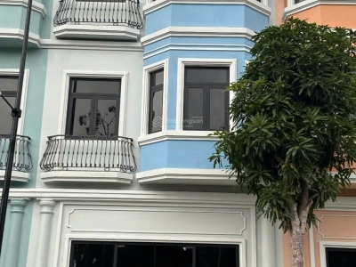 Bán cắt lỗ sâu để trả ngân hàng shop vin Phú Quốc, 12.5 tỷ, 128.7m2, mặt đường to trung tâm