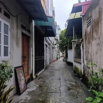 BÁN ĐẤT TẶNG NHÀ CẤP 4 TẠI YÊN BÌNH - HÀ ĐÔNG 44M2, MT 4.3M, Giá 3.85 tỷ - NGÕ OTO - NỞ HẬU -