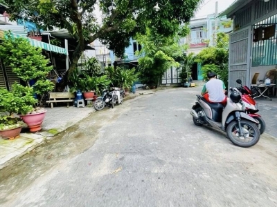 GIÁP ĐẦM SEN Q11 – HẺM XE HƠI – NHÀ ĐẸP 2 TẦNG – 48M² – NHỈNH 5 TỶ ĐỒNG