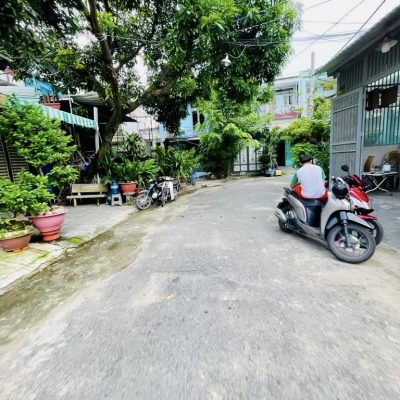 GIÁP ĐẦM SEN Q11 – HẺM XE HƠI – NHÀ ĐẸP 2 TẦNG – 48M² – NHỈNH 5 TỶ ĐỒNG