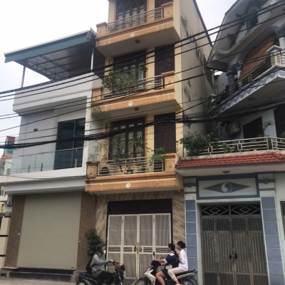 CHỦ CẦN TIỀN BÁN GẤP - TT THANH TRÌ 40m2/ 5 TẦNG NHỈNH 4,3 TỶ.