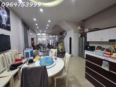 SIÊU VIP – BIỆT THỰ SÂN VƯỜN, Ở SƯỚNG GIỮA LÒNG THỦ ĐÔ
Diện tích thực tế 150m²  Mặt tiền 7.8m  Khu Cán bộ Trung ương