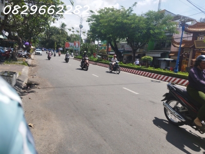 BÁN NHÀ MẶT PHỐ HÙNG VƯƠNG P SA ĐÉC. DT 243M2, 4PN, 2 TẦNG.