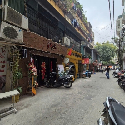 Bán nhà Tây Sơn, Đống Đa kinh doanh sầm uất- Ô tô vào nhà - tập thể tầng 1 diện tích 90m