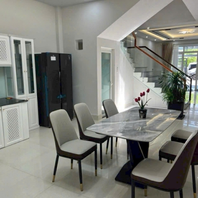 CẦN BÁN NHÀ 3 TẦNG HUỲNH NGỌC ĐỦ, NHÀ MỚI XÂY RẤT ĐẸP