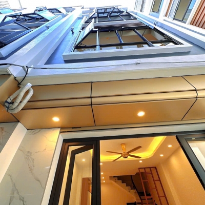 NHÀ ĐẸP – PHỐ LẠC LONG QUÂN, CẦU GIẤY – CHỦ ĐẦU TƯ XÂY UY TÍN VỚI HƠN 20 NĂM KINH NGHIỆM, XÂY TỐI ƯU CÔNG NĂNG.LÔ 4 CĂN