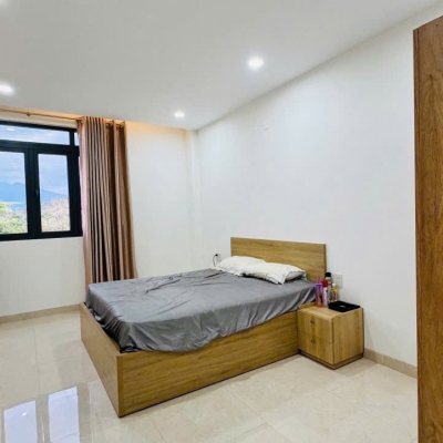 cần bán nhà Kđt mỹ gia-gói 317 lk31
đường số 47, 16m có lề , tiện ích đầy đủ trong bán kính 200m, dtich 5x20, gồm 1 trệt, 2 lầu, 1 tum, 4p ngủ, 5wc, p khách, bếp, sân đậu oto, full nội thất
Nhà đang cho khách nước ngoài thuê 17tr/1 tháng
Giá bán 8ty3 bao 