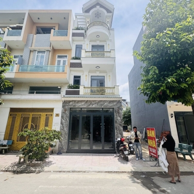 Bán biệt thự liền kề 4 tầng, 64m2, 4PN, Bình Thắng, Dĩ An, Bình Dương. Sổ đỏ, giá 7.2 tỷ.