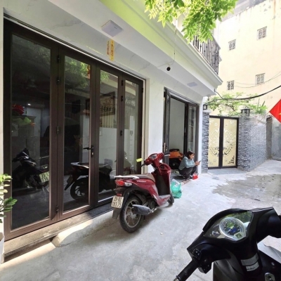 ĐỘI CẤN 35M-10,6 TỶ-NHÀ ĐẸP,THANG MÁY,NGÕ THÔNG,SÁNG,BA GÁC ĐUA,GẦN Ô TÔ