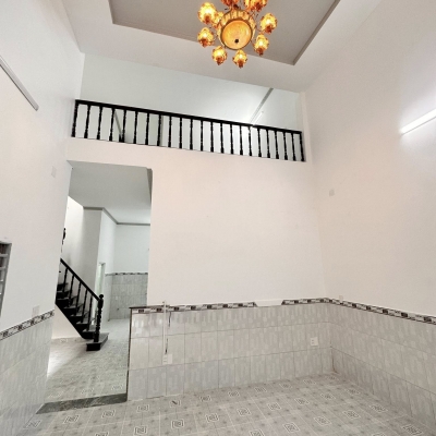Nhà rộng rãi 6x12m, ngay Ngã Tư Ga giáp Gò Vấp, giá rẻ tiện sửa chữa