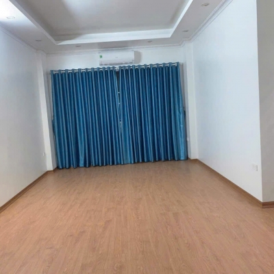 Cho thuê nhà ngõ Minh Khai, Gốc Đề 5 tầng x 40m2, 3PN VP c.ty, ở gia đình