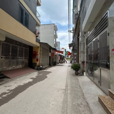 GIẢM 500 TRIỆU – CHỈ CÒN 7,9 TỶ
PHÚ DIỄN – BẮC TỪ LIÊM  40M² – NHÀ MỚI – 1 NHÀ RA Ô TÔ TRÁNH