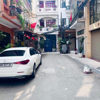 BÁN BIỆT THỰ PHÂN LÔ HOÀNG CẦU - Ô TÔ TRÁNH - 100M2 - 4 TẦNG - MT 10M - 51,5 TỶ