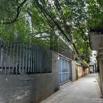 Hiếm, Bán nhà Lạc Long Quân,gần phố, diện tích rộng, mặt tiền 8m,chỉ 23.4 tỷ