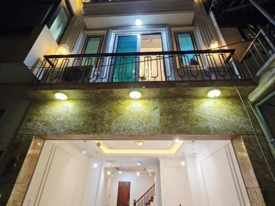 ????10M ra Mặt phố Dương Quảng Hàm, Ô tô vào nhà, Mới cứng, 50m 7T Thang máy????