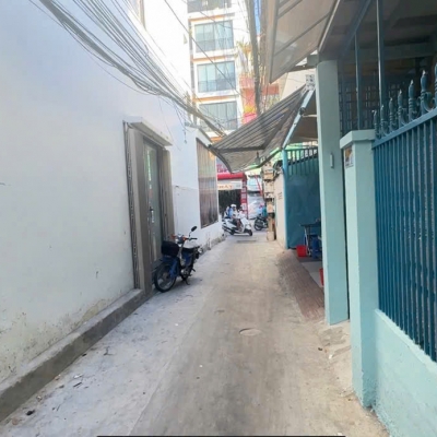 BÁN NHÀ HẺM 3 MẶT TIỀN NGAY TTTP NHA TRANG - Chỉ sau 1 căn nhà thôi.