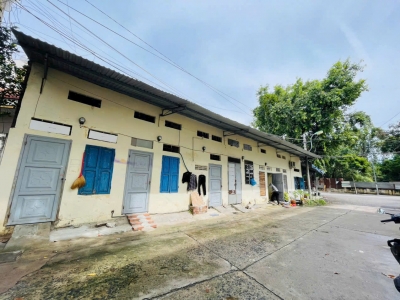 Lô góc Nguyễn Thị Định và đường Phan Như Cẩn đối diện sân bay cũ. Khu quân đội an ninh thuộc dạng vip ở Nha Trang. Cách chợ Osin 50 mét

Dt. 80m2 ngang 4. Qh còn 74m2. Phù hợp xây căn hộ kết hợp quán cf. ( 1 tầng hầm để xe+ tầng 1 kinh doanh+ 5 tầng căn h