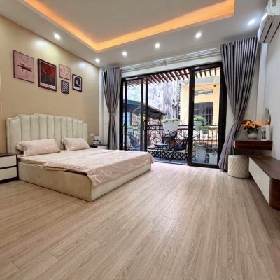 bán nhà ngọc khánh 30m x4 tầng 9,15 tỷ ngõ 3 gác,cách phố 60m,full nội thất