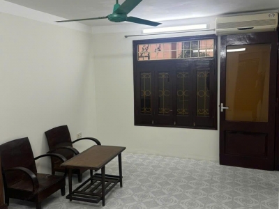 Cho thuê nhà tầng 3-D3 nhà lắp ghép P.Giảng Võ, Hà Nội, DT 51m2, 3 phòng, khu bếp, vệ sinh