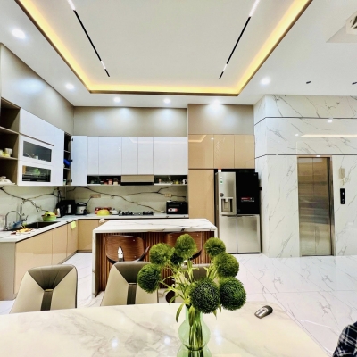 NHÀ MỚI 4 TẦNG CÓ THANG MÁY  HXH THÔNG NGUYỄN SƠN  97M NGANG 5.8 GIÁ 15