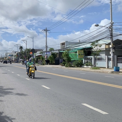 Bán đất nền Biệt thự mặt tiền đường Hoàng Quốc Việt, 2500m2.