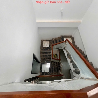 Bán nhà 3 tầng phường Trưng Trắc, TP Phúc Yên, Vĩnh Phúc. Mặt phố kinh doanh. Cách quảng trường 90m.