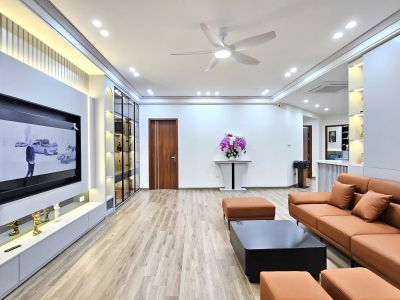 20.11.25.1 Bán 3 ngủ Trung Hòa - Hoàng Đạo Thúy, dt120m2, nội thất mới tinh nhập khẩu 100% đẹp như cung điện