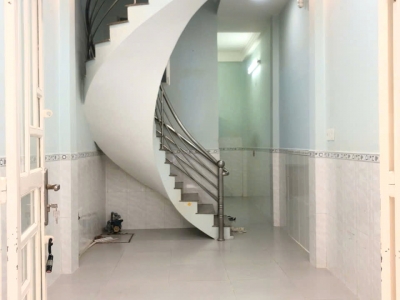 Nhà trệt 3 lầu, sát hẻm Ôtô, 345/ Trần Hưng Đạo P. Cầu Kho Q1