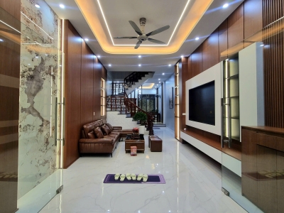 Bán nhà Trần Lãm, TP. Thái Bình. 70m2, 4 tầng, 4PN, 3WC. Sổ đỏ chính chủ. Giá 7.3 tỷ. LH: 0964386960