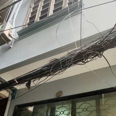 Cho Thuê nhà tại ngõ Bùi Xương Trạch, 40m2 * 4 tầng + tum, 4 ngủ , 3 vệ sinh, 12 triệu/tháng