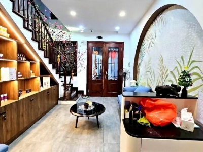 kim mã 67m x6 tầng thang máy 17,8 tỷ ngõ thông,kinh doanh,full nội thất,gần phố