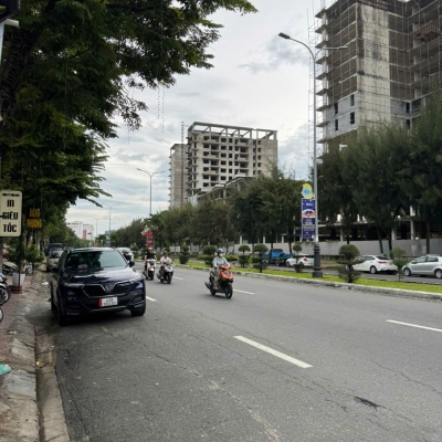 + Đất mặt tiền kinh doanh, ông ích đường, đối diện chợ cẩm lệ và gần cách mạng tháng 8.