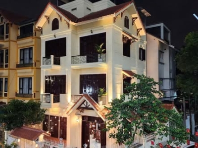 Chủ giảm 10 tỷ, Biệt thự Mỹ Đình 200m2 giá chỉ 38 tỷ- đường trước nhà 25m2- SIÊU ĐẸP