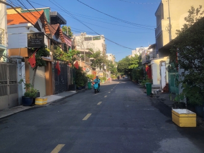 ☘☘☘NHÀ MỚI NỘI THẤT SANG CHẢNH (XE HƠI NGỦ TRONG NHÀ) - HẺM THẲNG 8M BƯỚC RA NGUYỄN OANG 100M - GẦN TRƯỜNG ĐẠI HỌC TRẦN ĐẠI NGHĨA ????GIÁ 14 TỶ TL☘☘☘,
,
Hẻm 7m 220 Nguyễn Oanh
,
????Kết cấu : 4 x 23m, Nở hậu 4.3m. 1 hầm, 3 lầu, sân thượng, 5 Phòng ngủ(tol