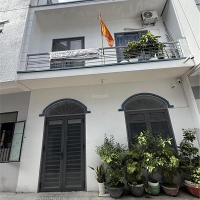 BÁN NHÀ MỚI 2 TẦNG HẺM Ô TÔ ĐƯỜNG NHỰA 5M KHU AT VĨNH HẢI NHA TRANG – CÁCH BẾN XE PHÍA BẮC 150M – DIỆN TÍCH 30M² NGANG 6M CÁCH BIỂN 1,7KM GIÁ 2 TỶ 450 TRIỆU