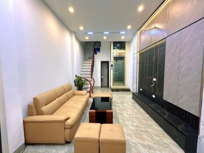 NHÀ TRUNG TÂM CẦU GIẤY – 30/35M² x 6 TẦNG – 3 BƯỚC RA PHỐ – GIÁ 8.2 TỶ