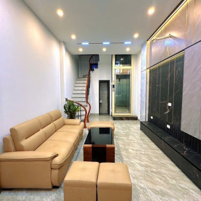 NHÀ TRUNG TÂM CẦU GIẤY – 30/35M² x 6 TẦNG – 3 BƯỚC RA PHỐ – GIÁ 8.2 TỶ